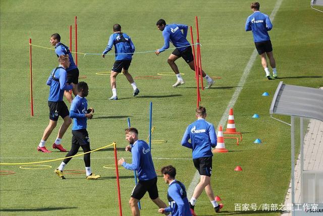 中方飞行员赞扬对手，歼-16与“阵风”的较量令人瞩目